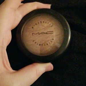 Mac soft and gentle highlighter